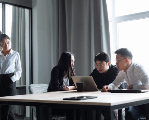 Kombinasi AI dan HRIS